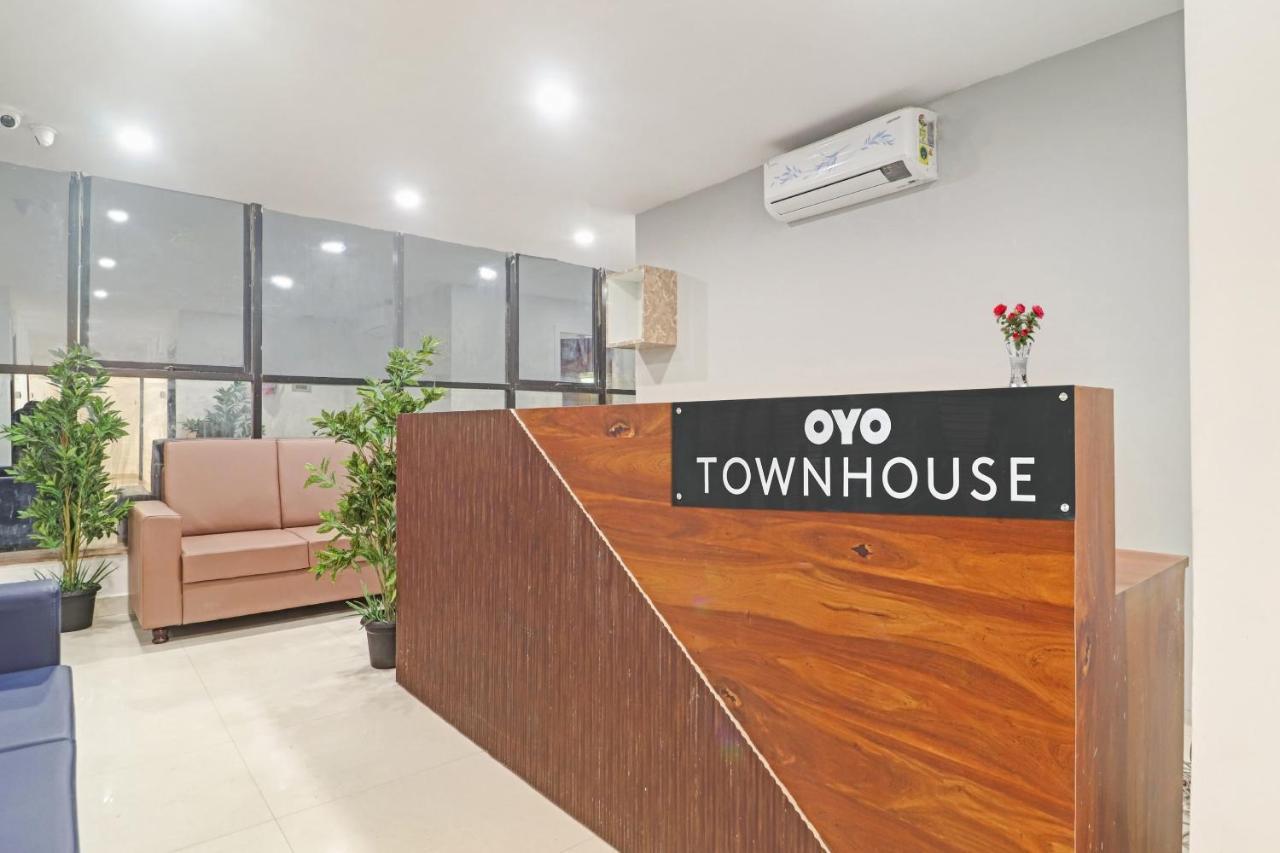Super Townhouse Rcc Pride 호텔 하이데라바드 외부 사진